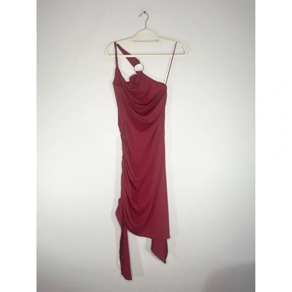 Nicholas One Shoulder Ribbed Cutout Ruched Asymmetrical Midi Dress Maroon Wine - Picture 2 of 5
